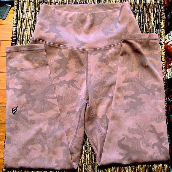 P'tula Pants - P'tula Camouflage Leggings - Brown